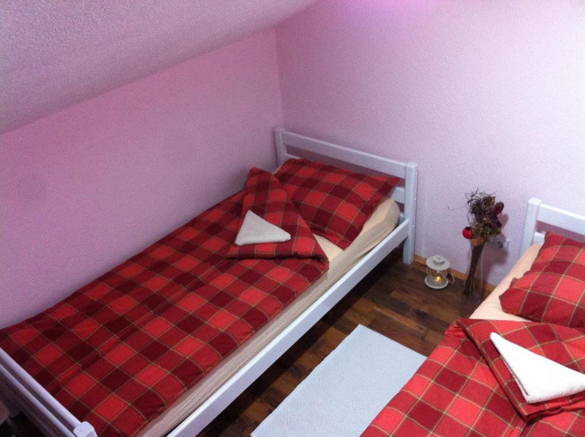 Pansion Zeyno Saraievo Quarto foto