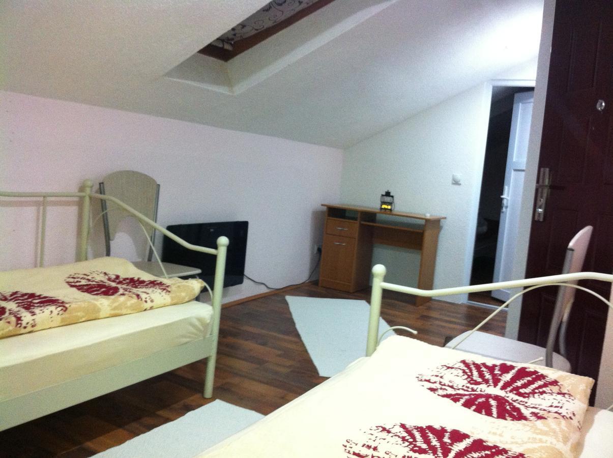 Pansion Zeyno Saraievo Quarto foto