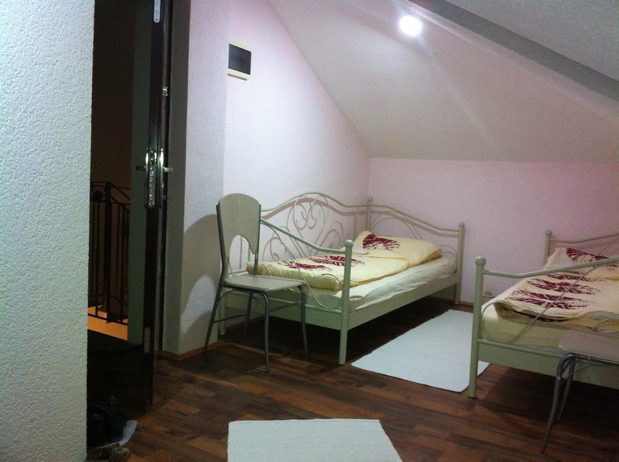 Pansion Zeyno Saraievo Quarto foto